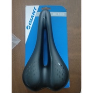 Giant Excom Saddle Comfort Compound Black