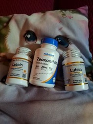 GOLD NUTRITION 
葉黃素 玉米黃素 2o毫克6o粒    眼睛營養 視力健康 抗氧特性成份高強效草本配方 葉黃素 豐富多酚及花青素來源 提升眼睛視力 眼乾眼攰 改善飛蚊症 預防白內障  