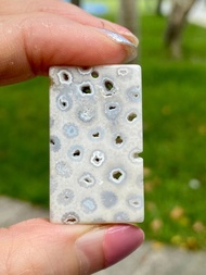 白色珊瑚玉乳酪中國結吊墜