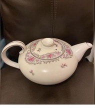 Meito 白瓷手繪花卉茶壺  