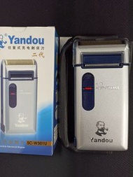 全新 迷你旅行充電鬚刨