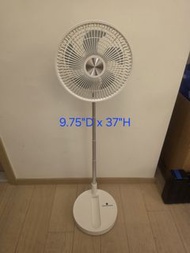 簡約可伸縮摺叠式收納無線電風扇Simple, extendable, foldable, and retractable wireless fan