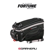 GARNEAU-Profile R-16 Bag Placed On A Grid Size 16 Liters