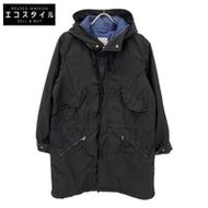 เสื้อโค้ทสีดำสไตล์โมเดิร์นจาก Aspesi พร้อมซับในแบบเย็บลายควิลท์ ไซส์ S รหัสสินค้า 02927I0I15F973