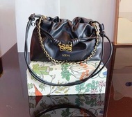 2️⃣星期到貨‼️ Loewe flamenco clutch bag 福袋