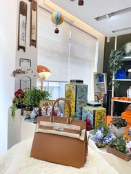 Hermes Birkin 30.  Gold 銀扣、外縫