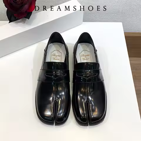 Tabi Shoes Slip On Loafer for Men and Women Split Toe Thin Sole Casual Patent Leather Korean Version