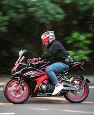 Honda CBR150R ABS 視訊賞車無壓力 臉書IG:小資族二手重機買賣