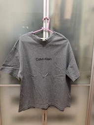 Calvin Klein 灰色短袖T恤