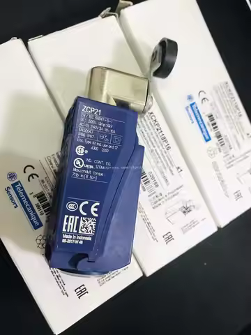 Travel switch XCKP2118P16(G11) ZCP21 ZCY18 ZCE01 XCKP2102P16 ZCP21 ZCE02 limit switch