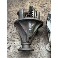 PERODUA KEMBARA HC MODEL (7 X39 & 6X40) DIFFERENTIAL REAR GEAR AXLE REAR GEARBOX USED ORIGINAL AUTO 