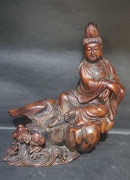 竹根雕觀音大士( 高28.5cm 長26.8cm)