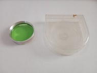 東德 (沒有麥頭）,  40mm “夾” 黃綠色濾鏡  (可快速替換濾鏡拍攝,   對不起定價比較貴反映不是常見的 E40.5  /40.5mm, 此 40mm 濾鏡更加難找尋 ),  有膠盒。只能配