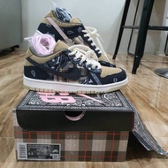 Sepatu Nike SB Dunk Low x Travis Scott Cactus Jack