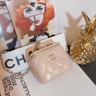 Chanel 粉色小盒子