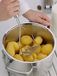 一個不鏽鋼馬鈴薯搗碎器，可用於馬鈴薯和其他富含澱粉的蔬菜