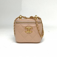 CHANEL 21A方盒子化妝包無鏡子粉色牛皮31開金扣皮穿鏈