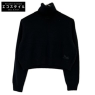 CELINE [สภาพดีเยี่ยม/ของแท้ในประเทศ] 2A88T2070 เสื้อไหมพรมคอเต่าทรงครอป ปักลาย Sulky แคชเมียร์ 100% 