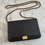 Chanel黑色山形紋金boy woc 必買🫶
