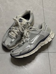 Nike Vomero 5 Photon Dust Silver US7.5 EU38.5