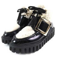 成色極佳 △ROGER VIVIER RVW6463385 Vive 哥德風毛皮金屬扣漆皮羊皮短靴/踝靴，黑白金配色，36碼，義大利製造，女款