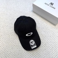 Oakley 47 Clean Up 經典棒球帽