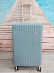 27 inch lugguage 27 吋帶茶杯架款蔚藍行李箱旅行箱 72 x 46 x 28cm