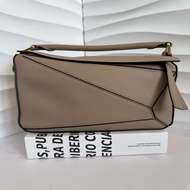 Loewe 羅意威 puzzle 沙色 小號