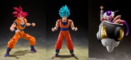 [ PRE ORDER / 預訂 ]BANDAI [SHF] 超級撒亞人之神 孫悟空 -纏繞神之力量的姿態- 塗裝成品 ● [SHF] 超級撒亞人之神 SS 孫悟空 -超越極限的蒼藍之力- 塗裝成品 