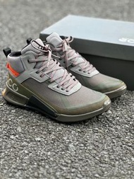 ECCO BIOM 緩震防水男鞋 徒步越野休閑鞋 兩色