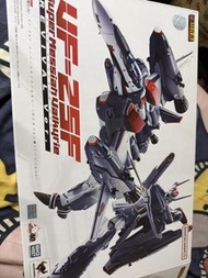 中古已開check 件無扭無變型 Bandai DX VF-25S 彌賽亞戰機