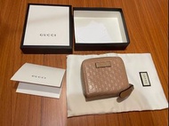 GUCCI 經典 Guccissima 壓紋牛皮 女款按扣拉鍊短夾 449395BMJ1G 沙漠粉