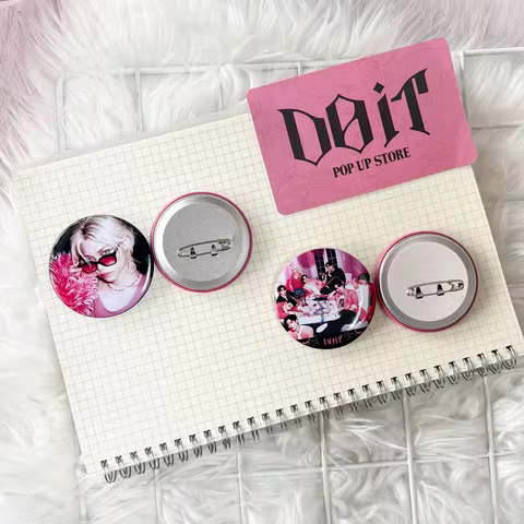 New SKZOO Stray Kids Mini Album DO IT Accessories Pendant Trendy Badge Decoration Backpack Hat Decor