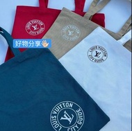 專櫃贈品🎁LV 限量版聯名帆布包（4色）➕️精選好物推介➕️➕️🌸代購優惠$195  2起$175有量PM🌸🛩已包國際運費🛩