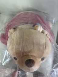全新 正版 Mochi Hug Disney Winnie the pooh Winnie-the-Pooh小熊維尼 蜜蜂 頭頂趴趴造型大公仔 URDU 聖誕禮物 蜜蜂 趴地系列 咕𠱸 靚 mochi