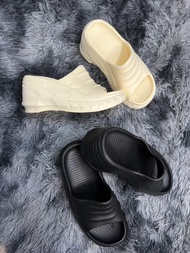 รองเท้าคุณเจนนี่!! พร้อมส่ง ถูกที่สุดในไทย🇹🇭ส้นสูงหนา7CM(ไม่มีกล่อง)