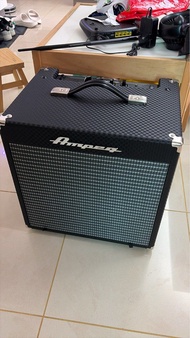 Ampeg Rocket R108 Bass Amp低音結他音箱 只用兩個月有通利單據有保用