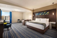 住宿 La Quinta Inn &amp; Suites by Wyndham Orlando - IDrive Theme Parks