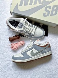 Yuto Horigome x NIKE SB Dunk Low 板鞋 男女同款 灰白