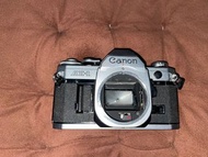 Canon AE1.  淨機身