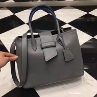 Exclusive First Launch, 2018 Early Spring Style, P Family Another Hot-selling Style Shopping Bag [St