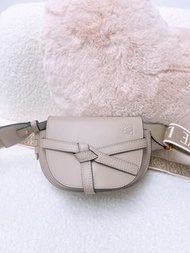 (尖沙咀門市💖) 近新 Loewe mini gate dual sand 馬鞍包