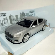 Miniature car KIA K7 2017 silver APOLO MSZ Diecast car collection