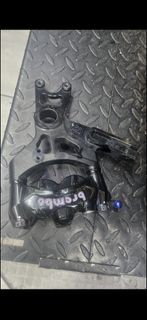 Brembo 煞車卡鉗連支架