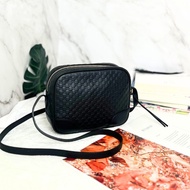 Gucci 雙G Microguccissima Bree 經典壓紋迷你斜背包相機包