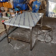 HCN folding feet.Size 60x100cm, height 50cm. Thick and sturdy lining....