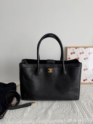 Chanel Vintage Cerf Tote Medium size Caviar 牛皮 荔枝皮 中古 黑金 CF