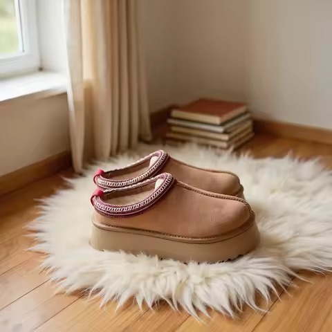 New Classic Snow Boots Combining Sheepskin and Genuine Leather Winter Fashionable and Casual Warm Bo