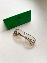 Bottega Veneta Classic Aiators BV1065S Sunglasses ของแท้ ของแท้ จาก Authorized dealer พร้อมการรับประกัน