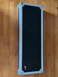 Gator G-tour road case for fender strat/tele or double- cutaway type guitar